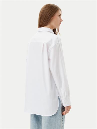 Calvin Klein Kadın Rahat Kalıp Cep Detaylı Pamuklu Uzun Kollu Beyaz Gömlek LV047C143G-YAA
