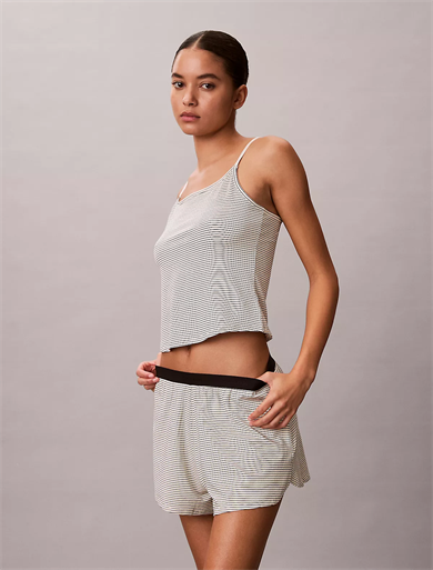 Calvin Klein Kadın Rahat Kalıp Beli Lastikli Kısa Ekru Şort LV00QS7614-58V
