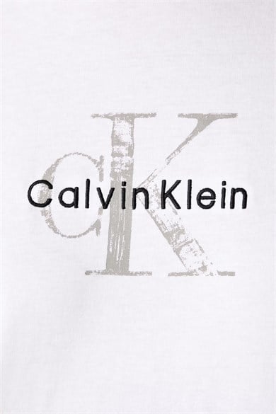 Calvin Klein Kadın Regular Fit Yuvarlak Yakalı Pamuklu Logo Nakışlı Kısa Kollu Beyaz T-Shirt LV047H802G-YAF