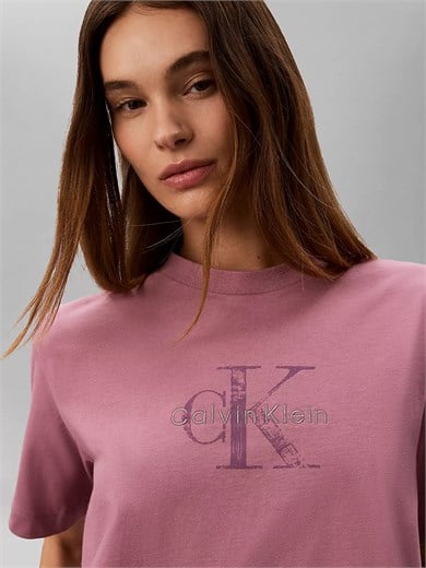 Calvin Klein Kadın Regular Fit Yuvarlak Yakalı Pamuklu Logo Nakışlı Kısa Kollu Pembe T-Shirt LV047H802G-VCB
