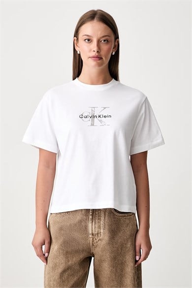 Calvin Klein Kadın Regular Fit Yuvarlak Yakalı Pamuklu Logo Nakışlı Kısa Kollu Beyaz T-Shirt LV047H802G-YAF