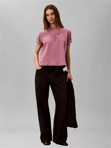 Calvin Klein Kadın Regular Fit Yuvarlak Yakalı Pamuklu Logo Nakışlı Kısa Kollu Pembe T-Shirt LV047H802G-VCB