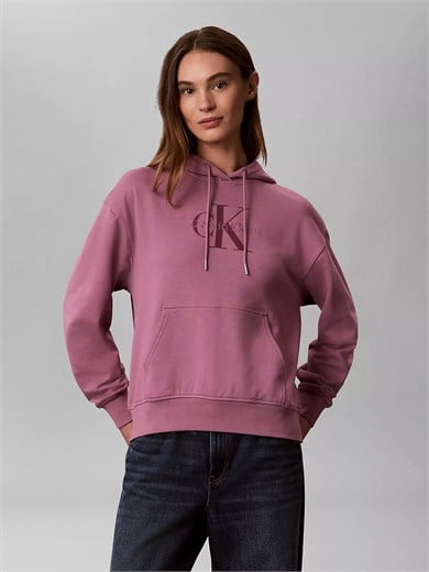 Calvin Klein Kadın Relaxed Fit Pamuklu Havlu Kumaş Düşük Omuzlu Kapüşonlu Kanguru Cepli Logo Baskılı Pembe Sweatshirt LV047E221G-VCB