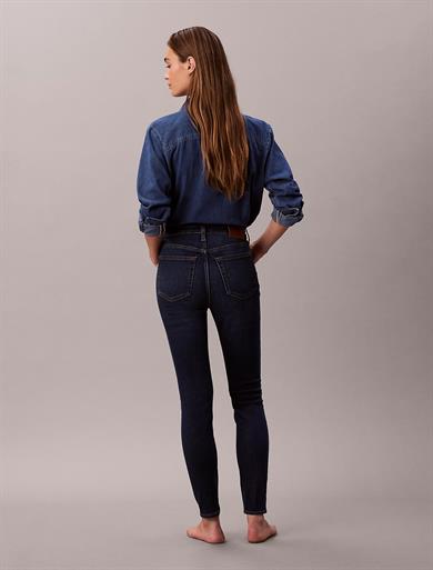 Calvin Klein Kadın Skinny Fit Yüksek Bel Dar Paça Pamuklu Esnek Denim Lacivert Pantolon LV047B772G-R7C