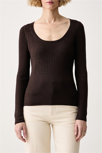 Calvin Klein Kadın Slim Fit İtalyan Merino Yünü Fitilli Geniş Yaka Uzun Kollu Kahverengi Kazak LV044H311G-WFM