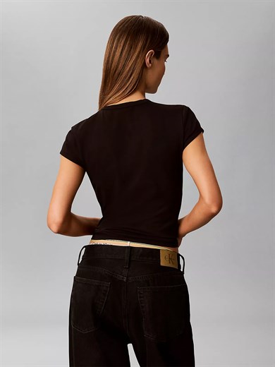 Calvin Klein Kadın Slim Fit Yuvarlak Yakalı Pamuklu CK Logo Baskılı Kısa Kollu Siyah T-Shirt LV047G832G-UB1