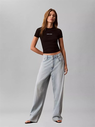 Calvin Klein Kadın Slim Fit Yuvarlak Yakalı Logo Detaylı Kısa Kollu Siyah T-Shirt LV047G816G-UB1