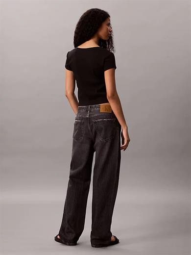 Calvin Klein Kadın Slim Fit Yuvarlak Yaka Pamuklu Kısa Kollu Siyah T-Shirt LV047C200G-UB1