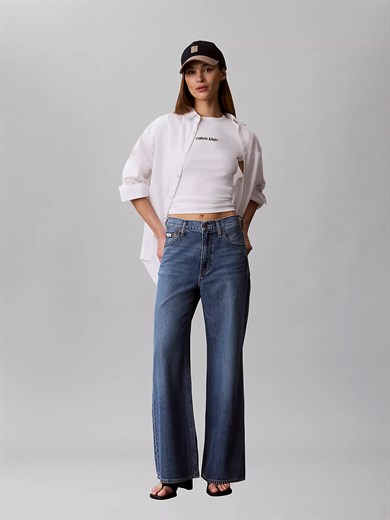 Calvin Klein Kadın Slim Fit Yuvarlak Yakalı Logo Detaylı Kısa Kollu Beyaz T-Shirt LV047G816G-YAF