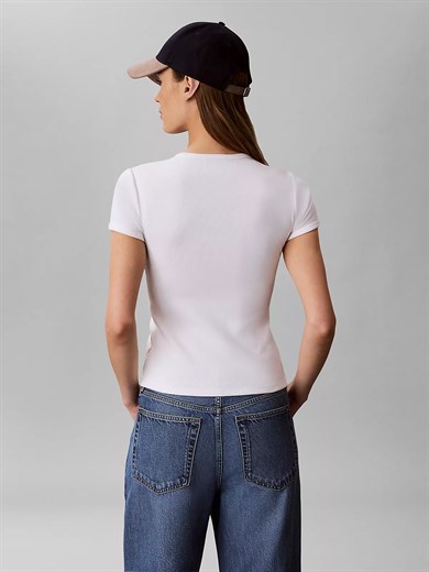 Calvin Klein Kadın Slim Fit Yuvarlak Yakalı Logo Detaylı Kısa Kollu Beyaz T-Shirt LV047G816G-YAF