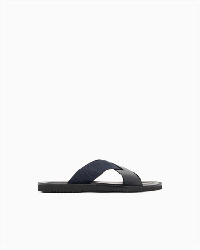 Emporıo Armani Erkek Logolu Çapraz Bantlı Deri Lacivert Terlik X4P124 XN787-MB007