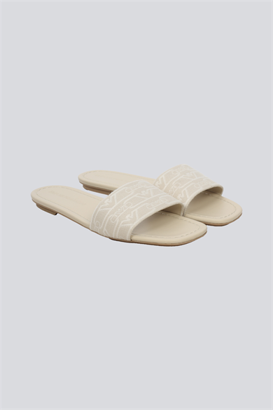 Emporıo Armani Kadın Tüm Yüzey Monogram Deri Taban İnce Topuk Lacivert Terlik X3P847 XR381-E617