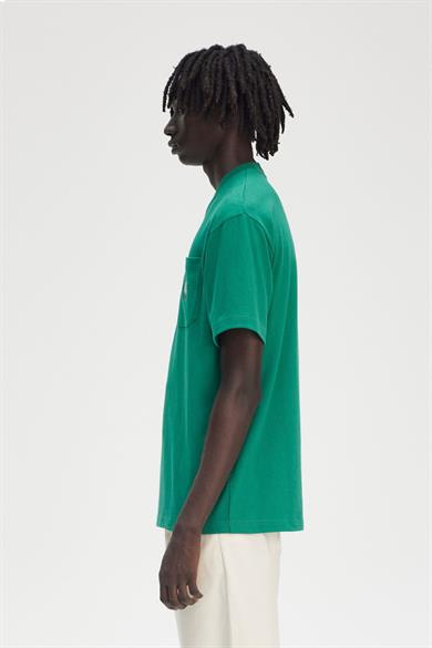Fred Perry Erkek Rahat Kesim Yuvarlak Yaka %100 Pamuklu Cep Detaylı Kısa Kollu Yeşil T-Shirt M9827-X87