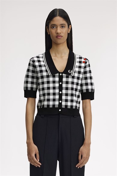 Fred Perry Kadın Normal Kalıp Kare Desenli Yakası Logo İşlemeli Kısa Kollu Siyah Gömlek SK2134-102