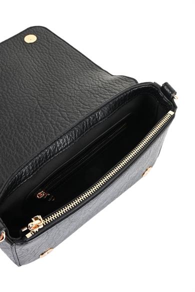 Love Moschino Kadın Metal Logo Fermuar Kapama Deri Kısa Kulp Siyah Omuz Çantası JC4339PP0NK14-00A