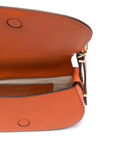 Michael Kors Kadın Ayarlanabilir Omuz Askılı %100 Deri Metalik Logo Kabartmalı Manyetik Kapamalı Turuncu Omuz Çantası 32S5GL0C1L-ORNGPNCH