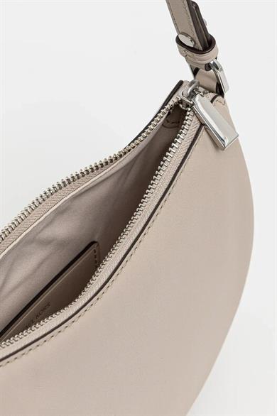 Michael Kors Kadın Çıkarılabilir ve Ayarlanabilir Omuz Askılı Fermuar Kapamalı Metalik Logo Kabartmalı Deri Bej Omuz Çantası 32S5S8QU1L-LIGHTSAND