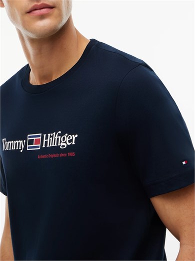 Tommy Hilfiger Erkek Dokuma Bisiklet Yaka Kısa Kollu Günlük Lacivert T-Shirt MW0MW44875-DW5