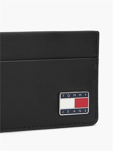 Tommy Hilfiger Erkek Hakiki Deri Pürüzsüz Yüzey Logo Plakalı Çok Kart Bölmeli Siyah Cüzdan AM0AM14631-BDS
