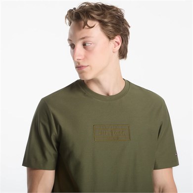Tommy Hilfiger Erkek Pamuklu Bisiklet Yaka Kısa Kollu Yeşil T-Shirt MW0MW44888-MT1