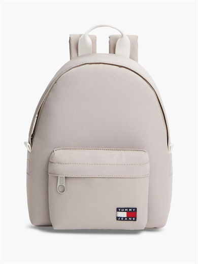 Tommy Hilfiger Kadın Ayarlanabilir Askılı Logo Etiketli Fermuarlı Ön Cepli Bej Sırt Çantası AW0AW18648-AEP
