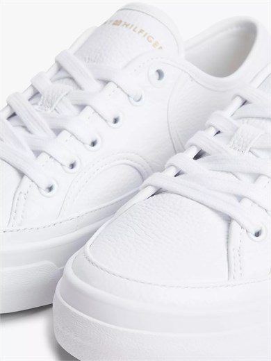 Tommy Hilfiger Kadın Bağcıklı Rahat Taban Logo Detaylı Deri Günlük Beyaz Sneaker FW0FW09393-YBS