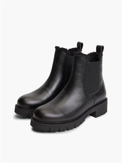 Tommy Hilfiger Kadın Hakiki Deri İçi Sıcak Astarlı Yanları Lastikli Tırtıklı Tabanlı Logo Plakalı Siyah Bot & Bootie EN0EN03102-BDS
