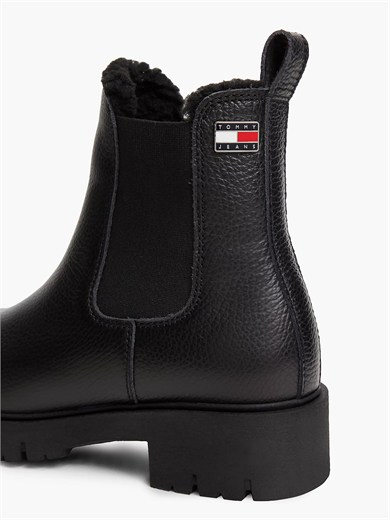 Tommy Hilfiger Kadın Hakiki Deri İçi Sıcak Astarlı Yanları Lastikli Tırtıklı Tabanlı Logo Plakalı Siyah Bot & Bootie EN0EN03102-BDS
