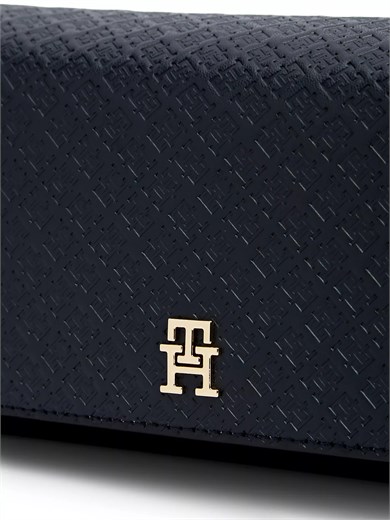 Tommy Hilfiger Kadın Kabartma Logo Desenli Manyetik Kapamalı Çıkarılabilir Çapraz Askılı Lacivert Omuz Çantası AW0AW18997-DW6