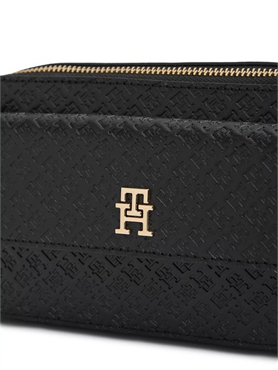 Tommy Hilfiger Kadın Logo Kabartmalı Çıkarılabilir Omuz Askılı Fermuarlı Siyah Omuz Çantası AW0AW18922-BDS
