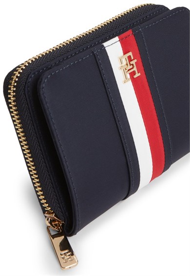 Tommy Hilfiger Kadın Logo Desenli Fermuarlı Banknot Bölmeli Lacivert Cüzdan AW0AW19164-DW6