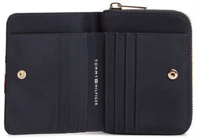 Tommy Hilfiger Kadın Logo Desenli Fermuarlı Banknot Bölmeli Lacivert Cüzdan AW0AW19164-DW6
