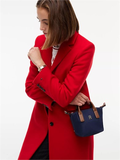 Tommy Hilfiger Kadın Metalik TH Logo Detaylı Çıkarılabilir Uzun Askılı Lacivert Omuz Çantası AW0AW18368-DW6