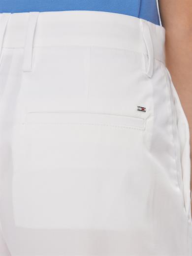 Tommy Hilfiger Kadın Rahat Kesim  Logolu Normal Kalıp Beyaz Şort WW0WW41769-YCF