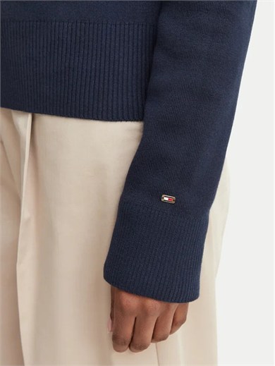 Tommy Hilfiger Kadın Regular Fit %100 Pamuk Örme Bisiklet Yaka Logo İşlemeli Metal Bayrak Detaylı Lacivert Kazak WW0WW52298-C1G