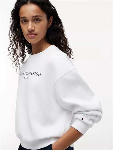 Tommy Hilfiger Kadın Regular Fit Pamuklu Bisiklet Yaka Uzun Kollu Beyaz Sweatshirt WW0WW47831-YCF
