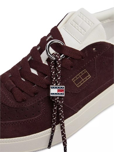 Tommy Hilfiger Kadın Süet Yüzey Çıkarılabilir Charm Detaylı Metalik Logolu Bordo Sneaker EN0EN03122-GSA