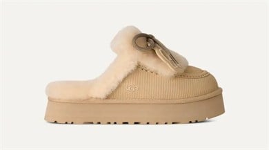 UGG Kadın Baskılı Süet Koyun Postu Astarlı Dekoratif Bağcıklı Logo Charmlı Platform Tabanlı Bej Bot & Bootie 1180360-SNDCSTL