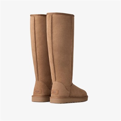 UGG Kadın Süet Dış Yüzeyli İçi Doğal Yünlü Logo Kabartmalı Yüksek Taba Bot & Bootie 1182132-CHESTNUT