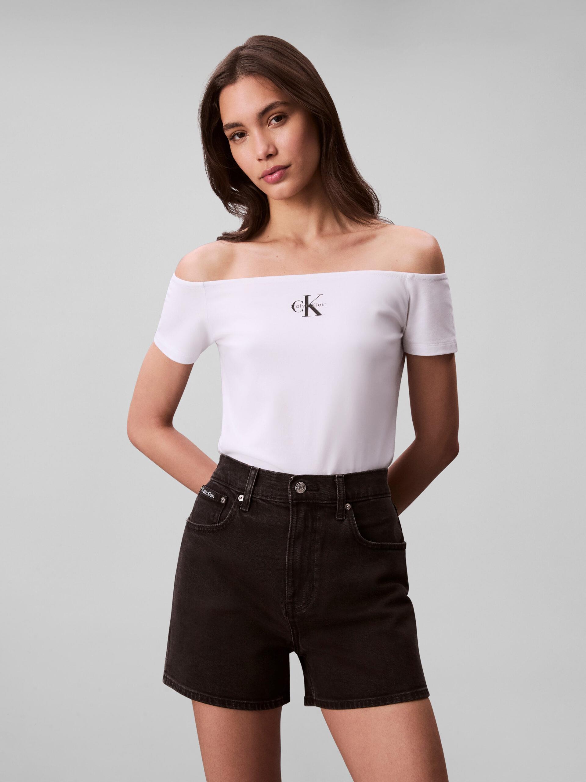 Calvin Klein Beyaz Kadın T-Shirt LV047C203G-YAA | Wejaar