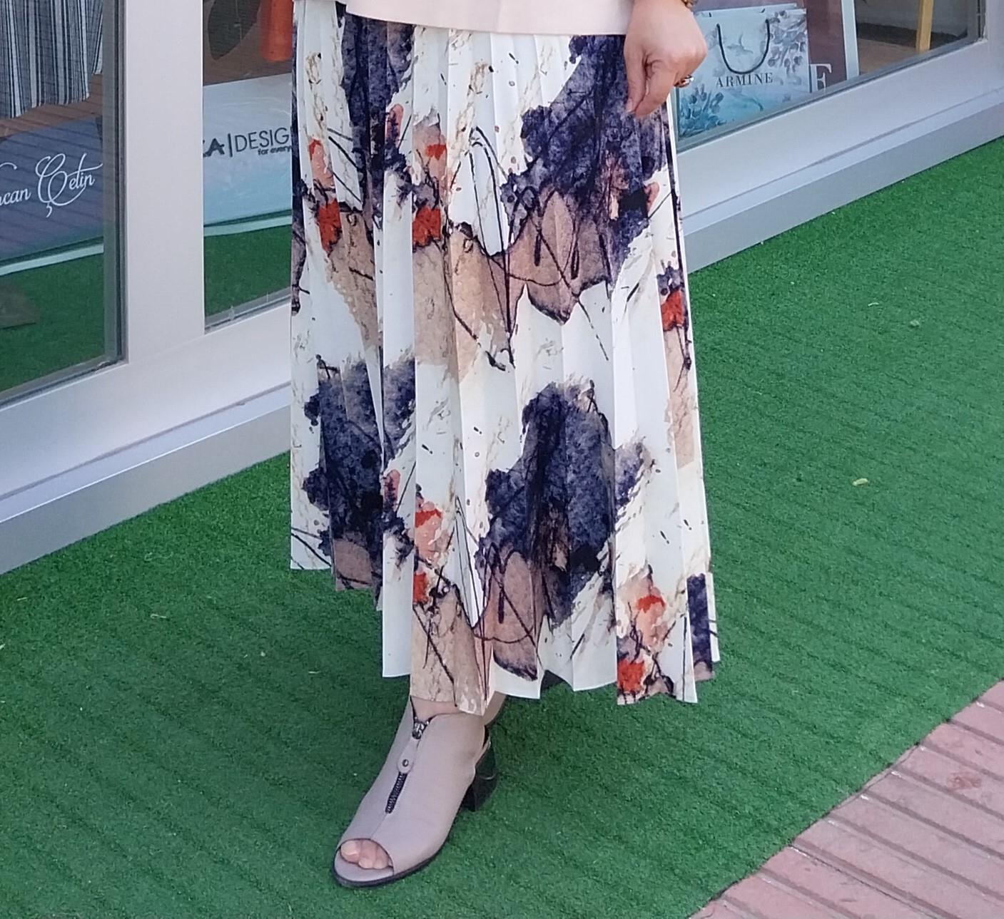 NURCAN ÇETİN DESENLİ PLİSELİ ETEK BEJ 20562