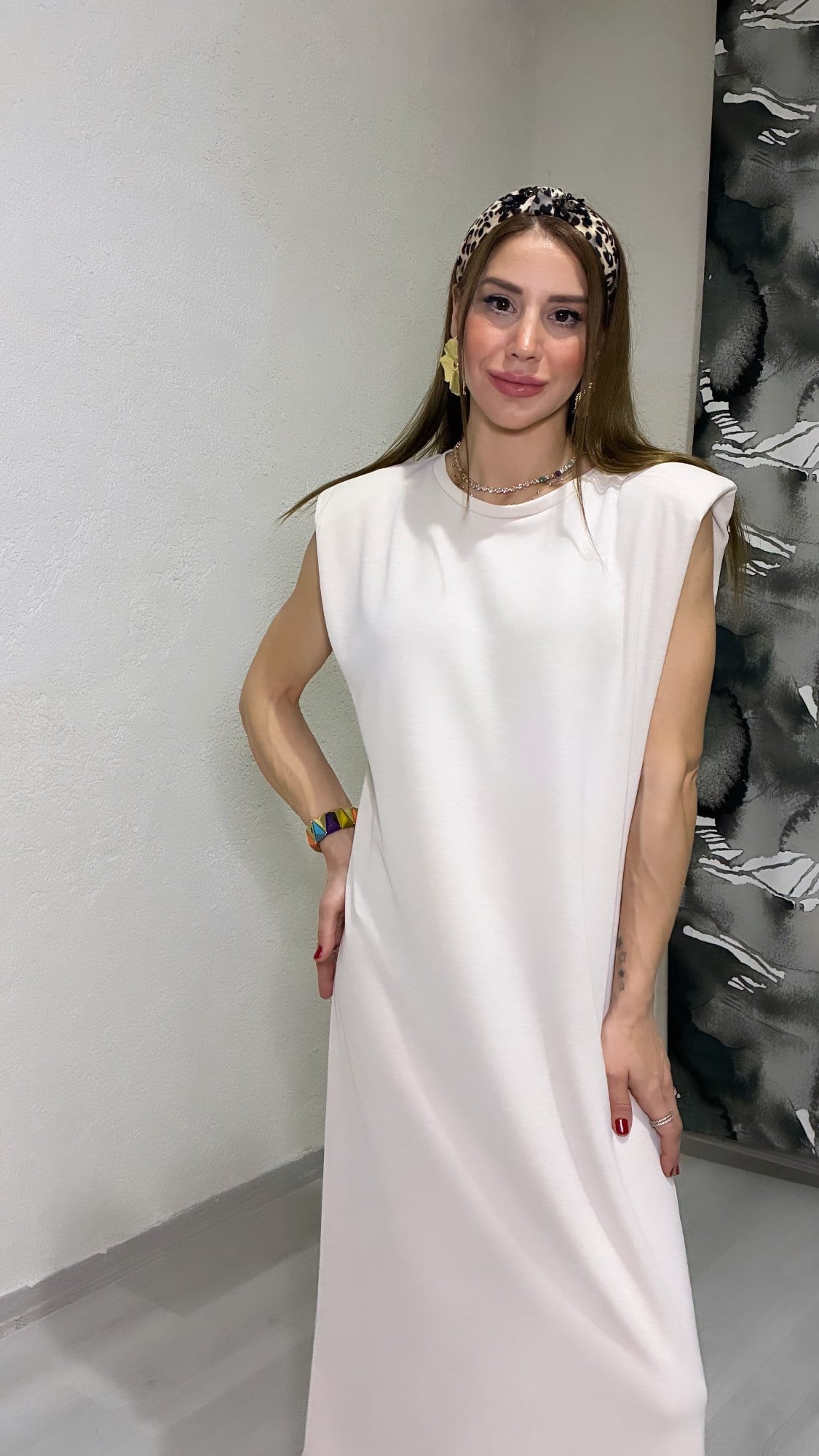 YENİ SEZONPremium Krem Bisiklet Yaka Vatkalı Modal Elbise