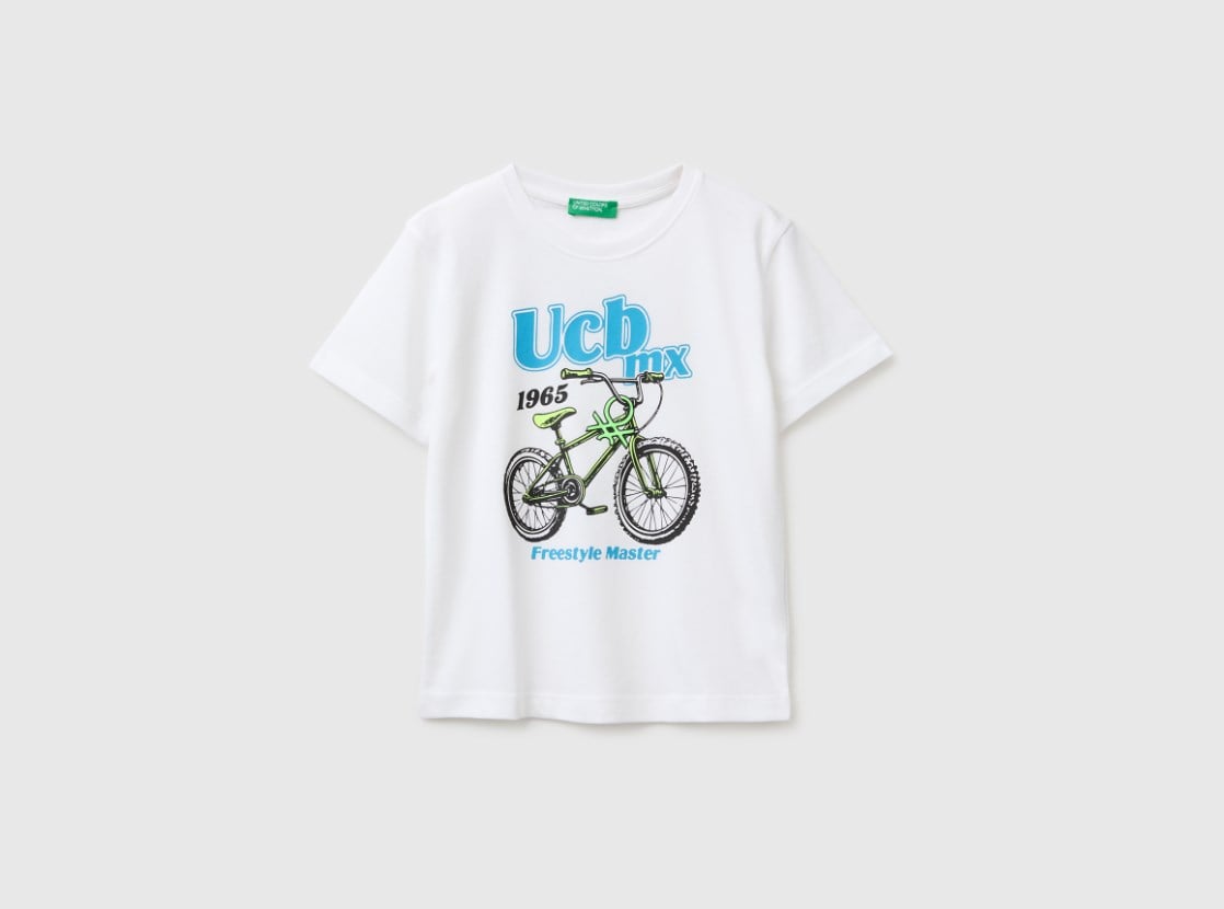 United Colors of Benetton Erkek Bebek Beyaz Grafik Bisiklet Baskılı Kısa Kollu T-Shirt 1-5 Yaş EKRU