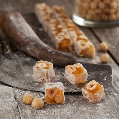 راحة الحلقوم التركية  التركية مع البندق المحمص المزدوج