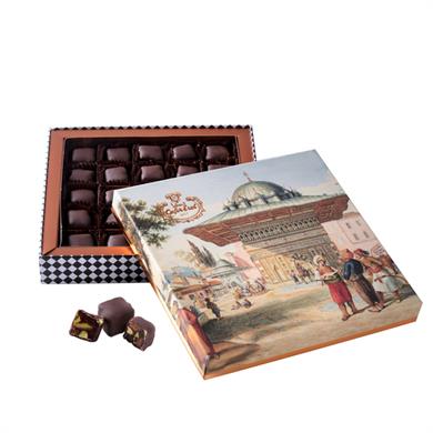 حلقوم تركي مغطى بالشوكولاتة بالفستق في علبة هدايا - Osmanlı Meydan