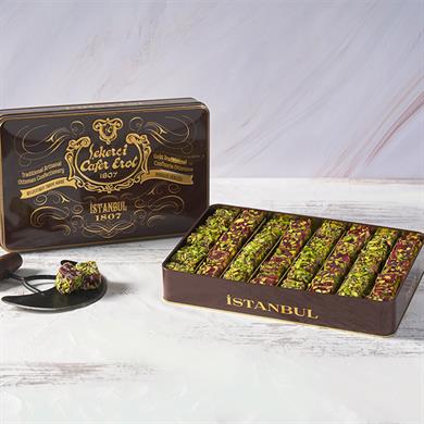 لوكم فتيّل بالفستق ومغطى بنكهة الرمان بحجم كبير في علبة معدنية على طراز الرجعية وزن 1345 جرام (شحن مجاني)