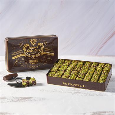 لوكم فتيّل بالفستق ومغطى بنكهة الرمان بحجم كبير في علبة معدنية على طراز الرجعية وزن 1345 جرام (شحن مجاني)