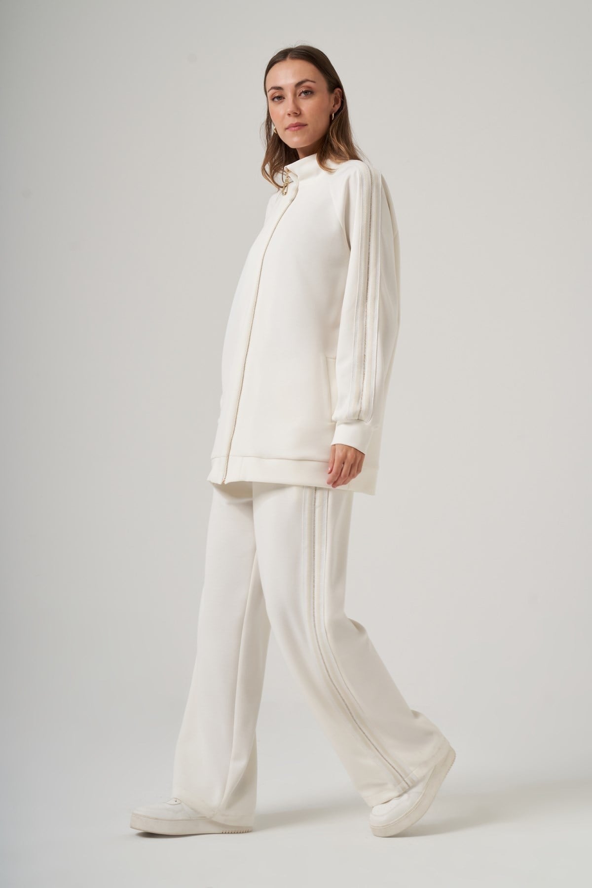 Nuss 1092 Şerit Detaylı Önden Full Fermuarlı Pantolonlu Takım Ekru