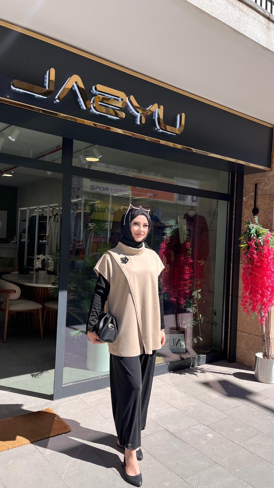 Qmash 02911 Süet Süveter Bej – Yaprak İşleme Detaylı Dik Yaka