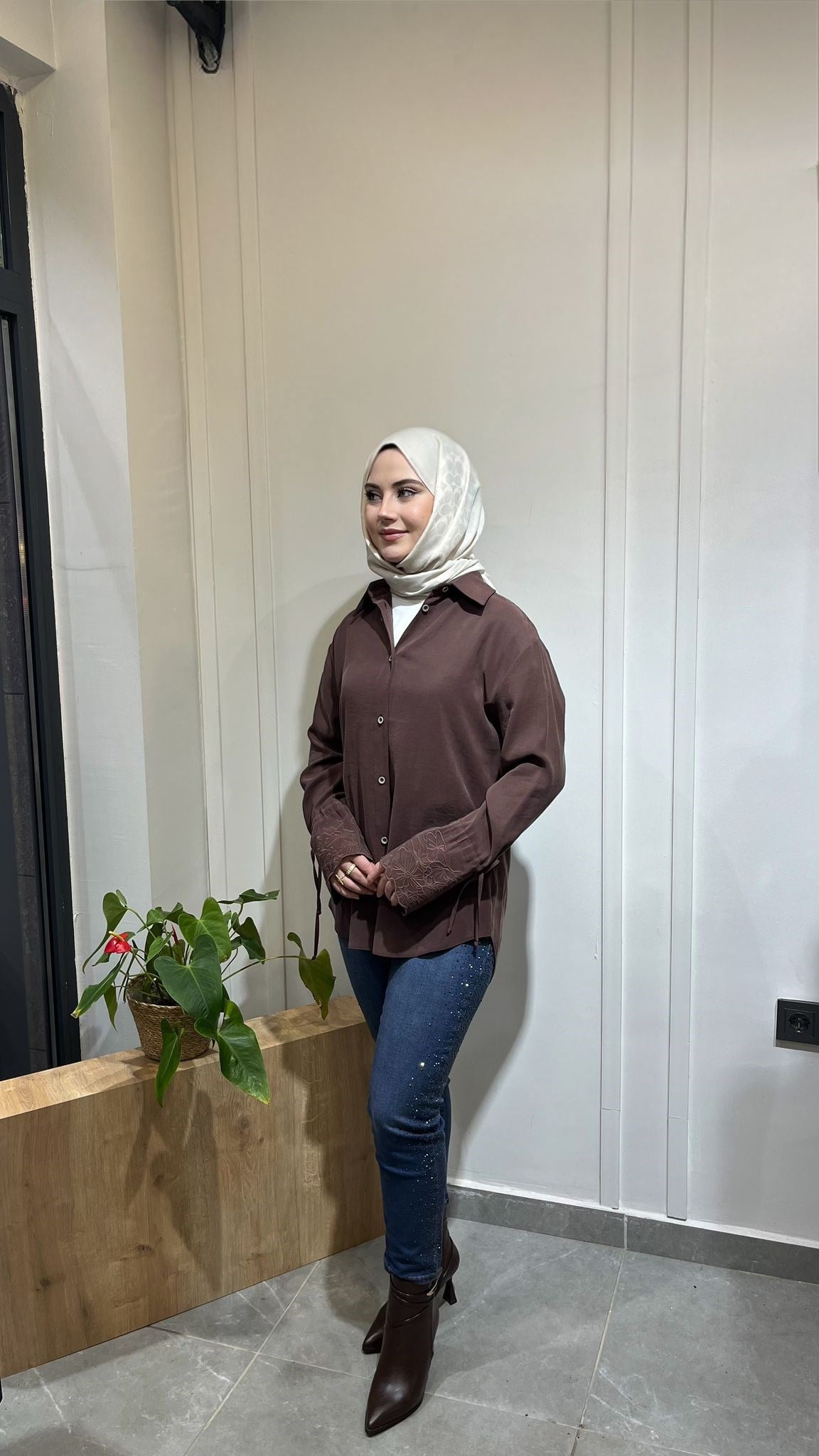 La Carte Yandan Damla Taş İşlemeli Mom Jeans Pantolon YT Kahve Tint 0291